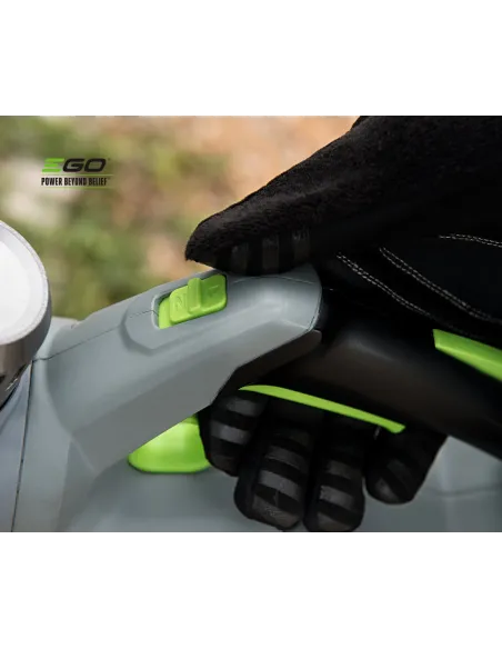 Cortasetos a batería EGO HT6500E para profesionales de la poda